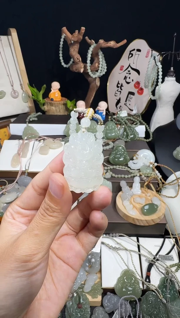 颈饰未镶嵌和田玉招**宝38九尾
