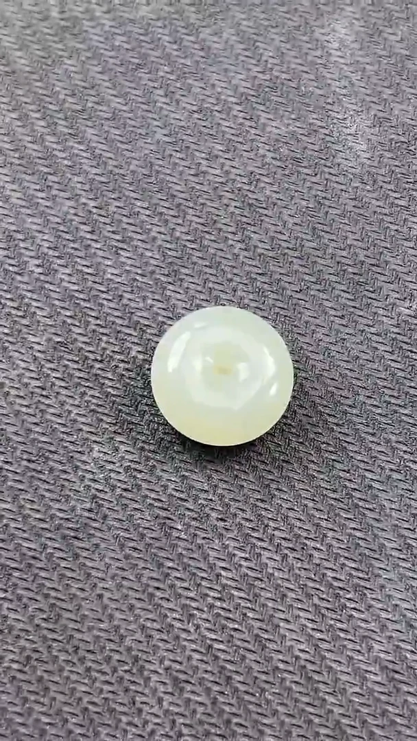 和田玉未镶嵌颈饰且末近矿青白微色差平安扣