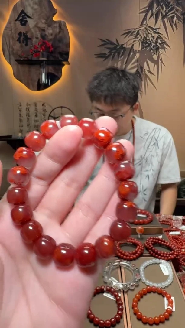 未镶嵌手串南红玛瑙一条约11mm 多样性发货