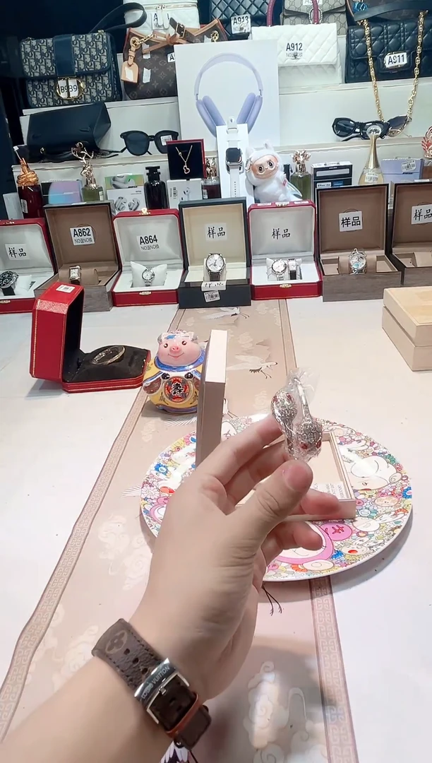 瓷片瓷器 库房到期 全部地板价@@1