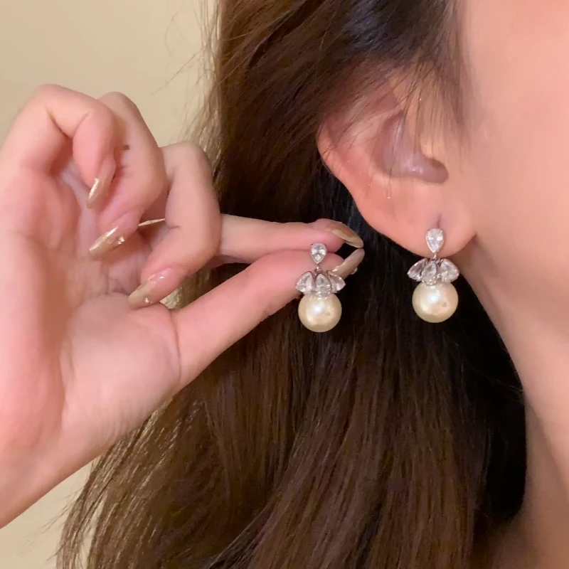铜合金锆石耳饰 秋冬轻奢闪锆水滴珍珠耳环女气质高级感耳针耳饰