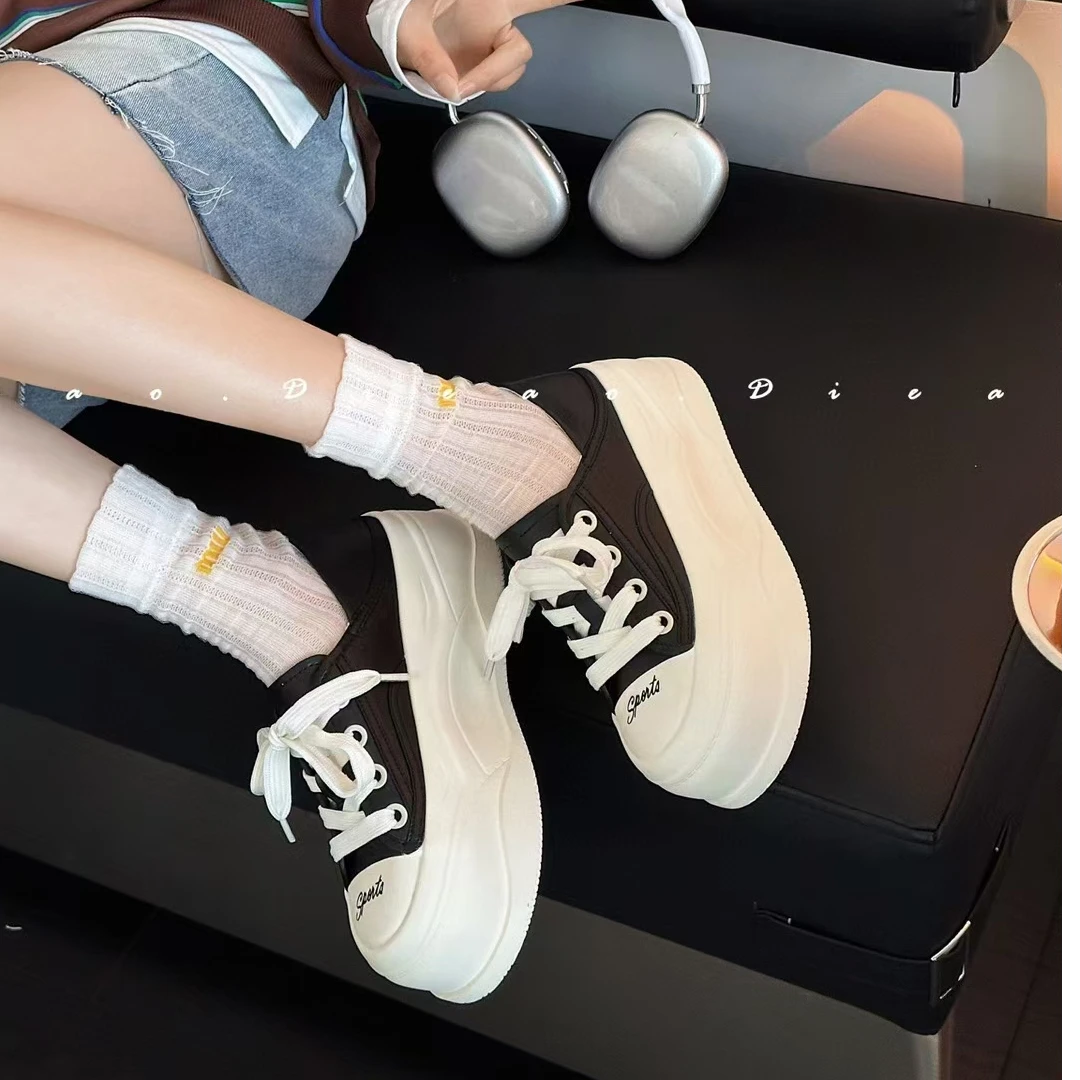 休闲板鞋小众板鞋韩版女鞋青年时尚通用中跟真皮小白鞋厚底