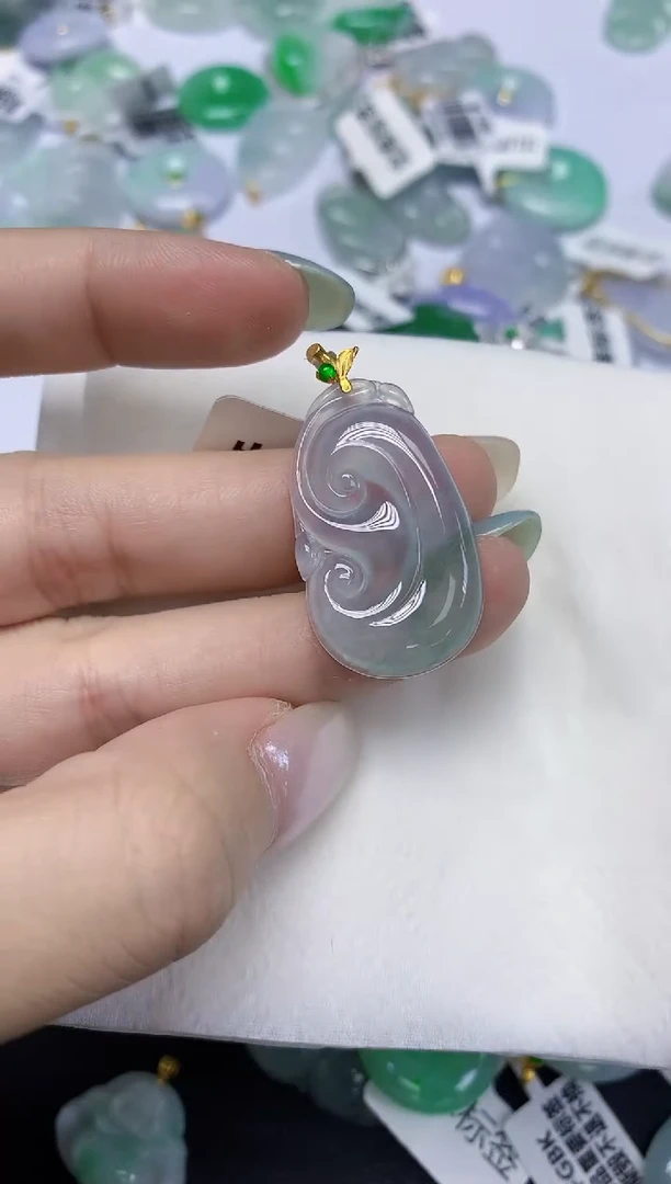 翡翠18K金镶嵌颈饰天然缅甸翡翠A货