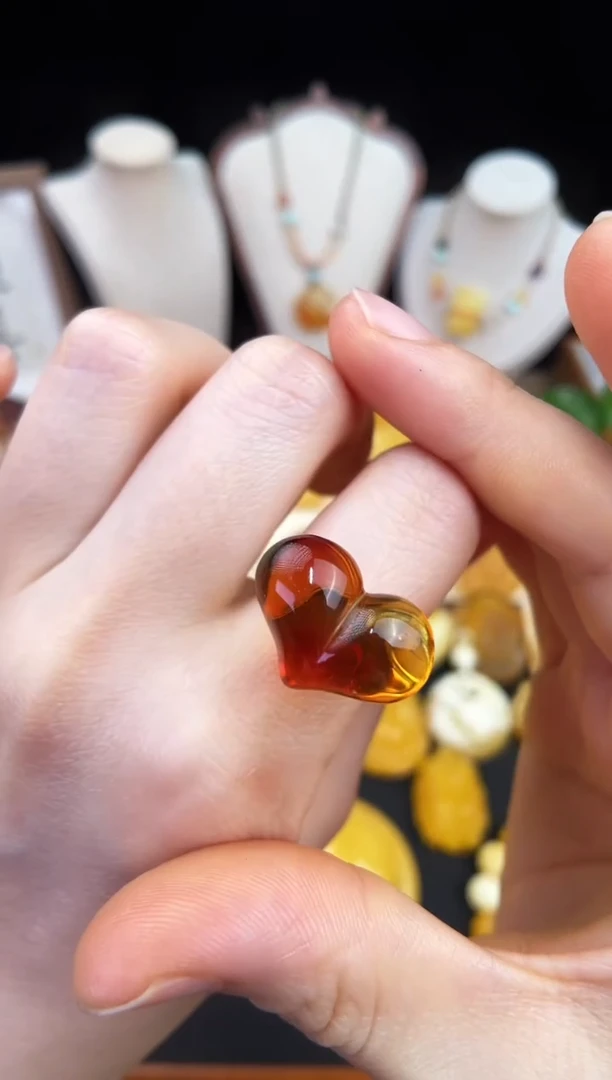 琥珀未镶嵌珠宝奇石柒月
