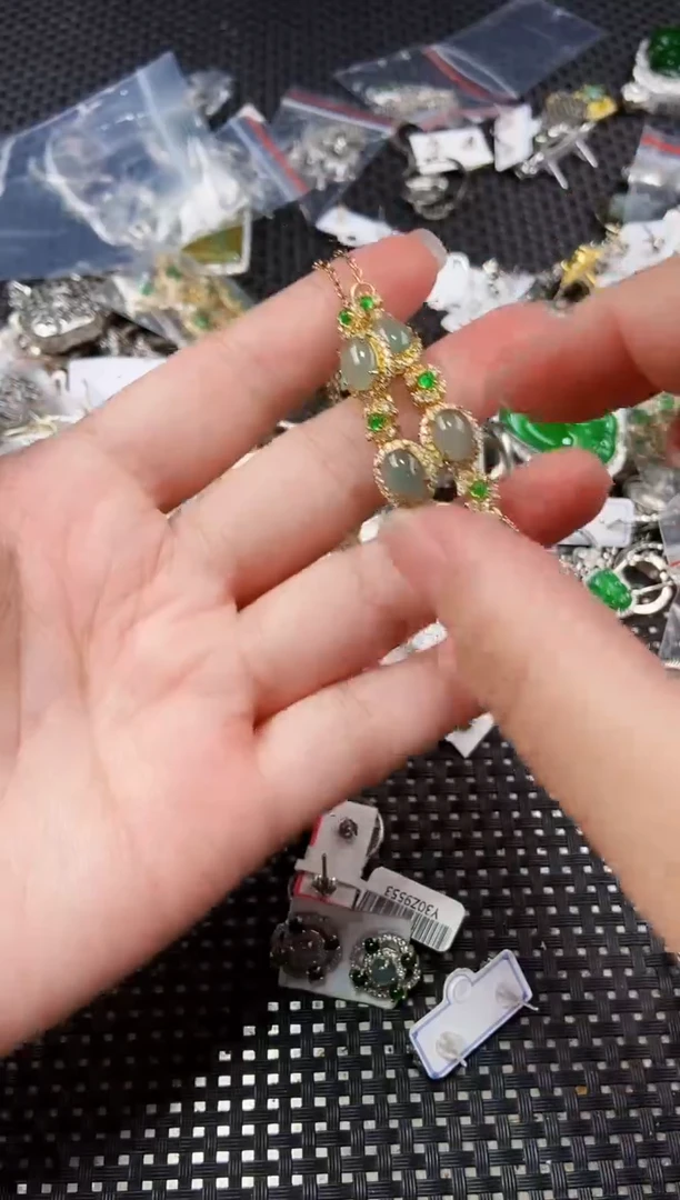 翡翠未镶嵌耳饰1111111111