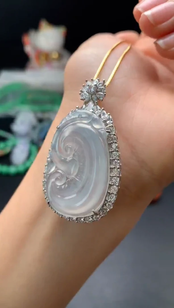 未镶嵌挂件翡翠11卡33.2x21.2x2.8