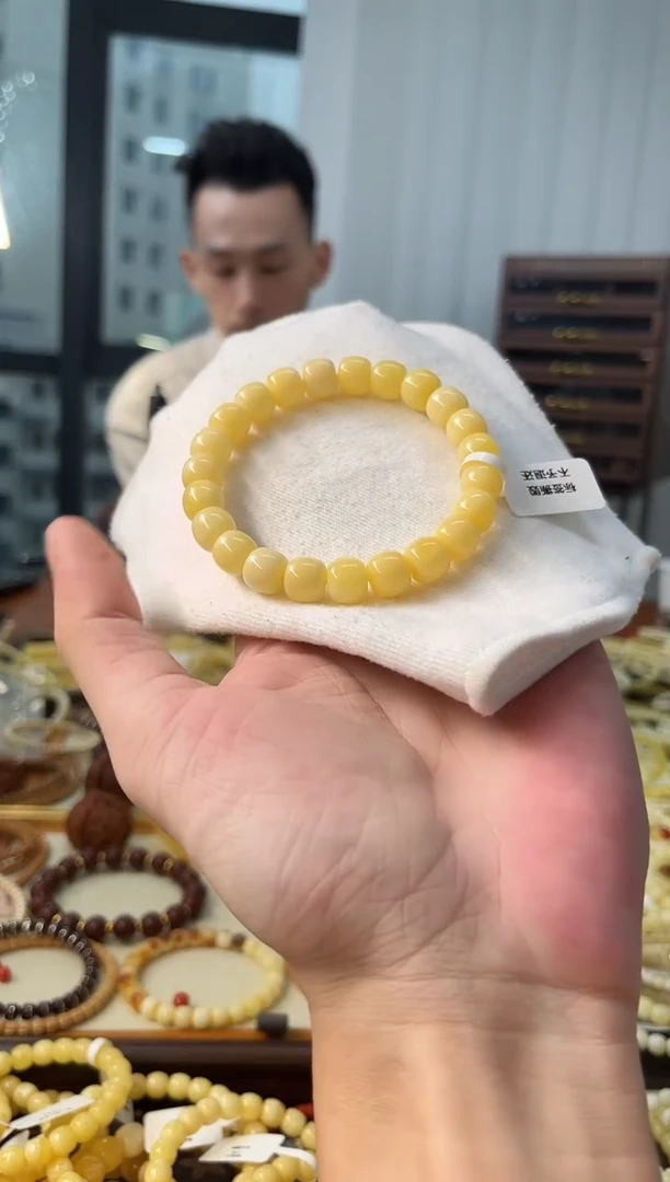 裸石琥珀未镶嵌斯****南琥珀蜜蜡cg008