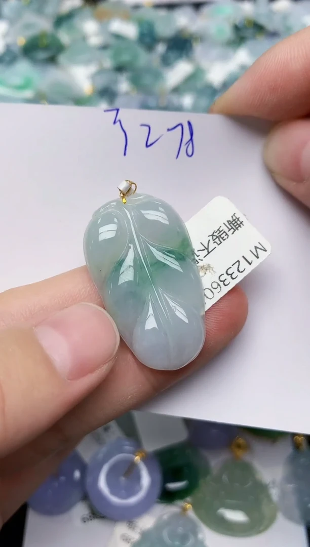 颈饰18K金镶嵌翡翠天然缅甸A货翡翠百元以上9元证书费自理