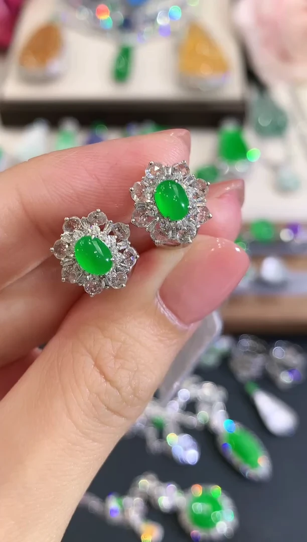 18K金镶嵌翡翠耳饰a48