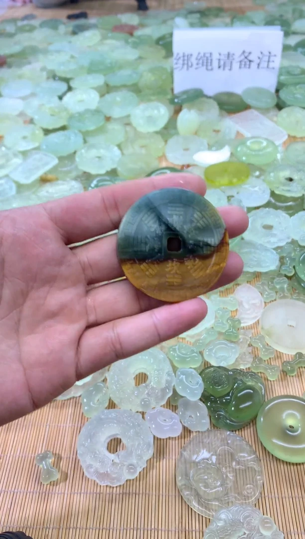 未镶嵌蛇纹石玉颈饰116