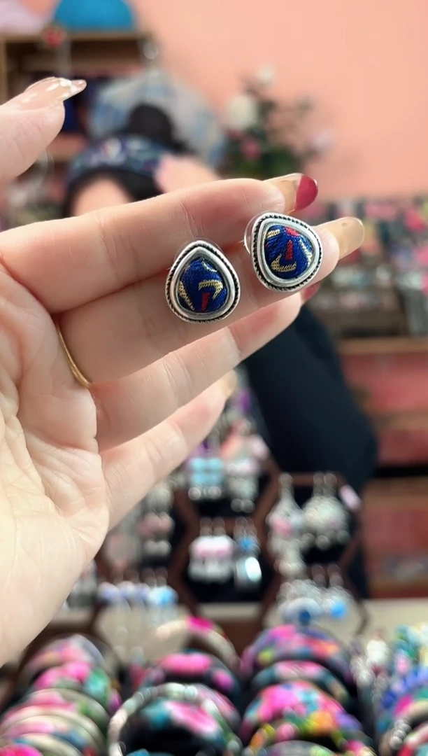 艺枝独绣手工饰品239