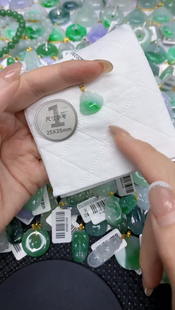 颈饰18K金镶嵌翡翠11111111