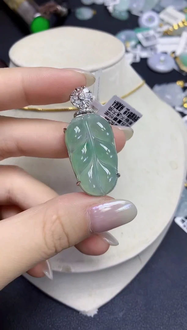 颈饰未镶嵌翡翠天然缅甸翡翠A货多样性发一件