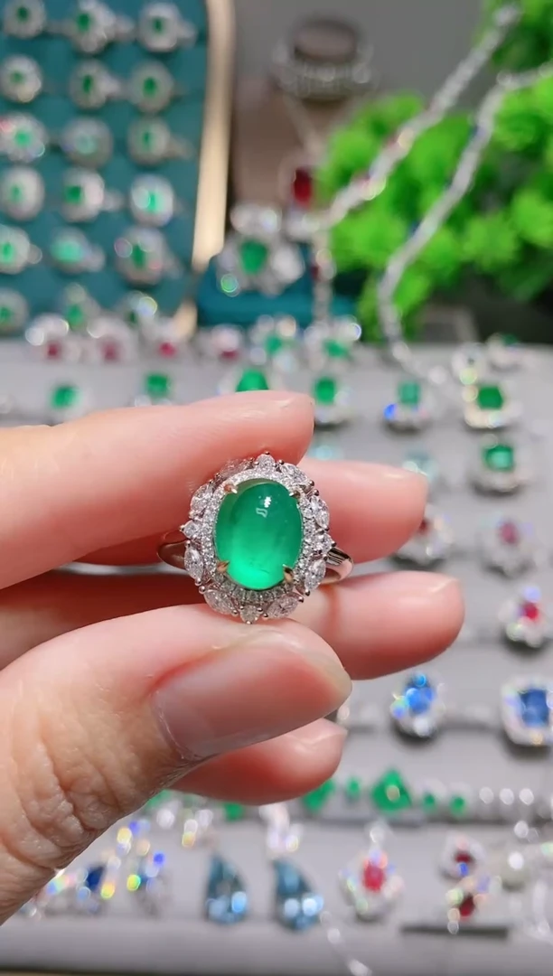 18K金镶嵌18K金戒指祖母绿.