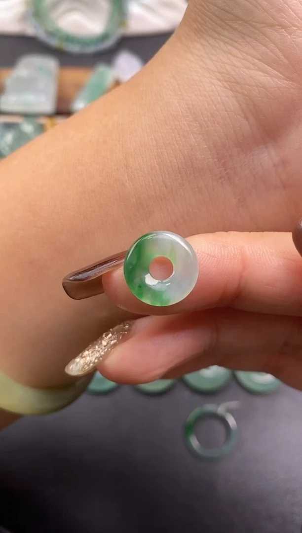 颈饰未镶嵌翡翠甜甜圈