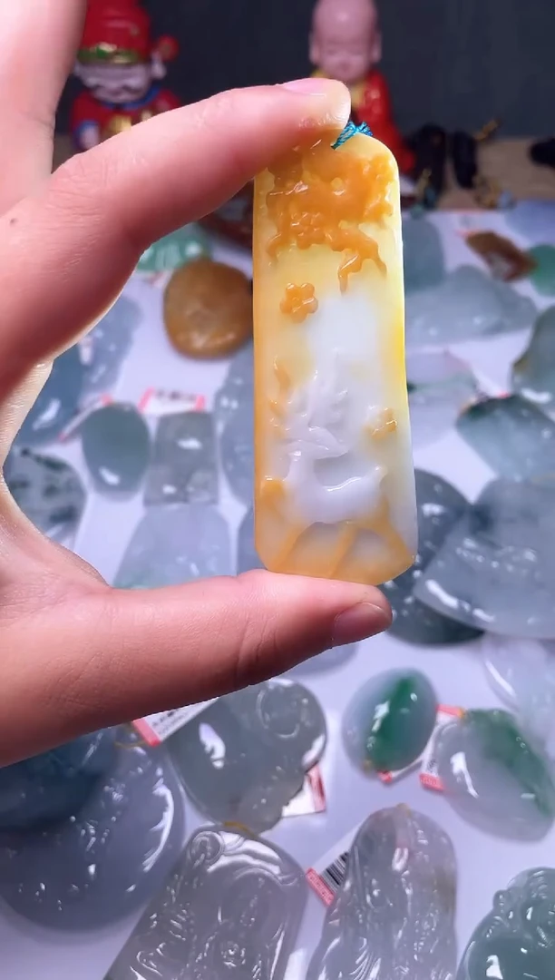 颈饰未镶嵌翡翠吊坠