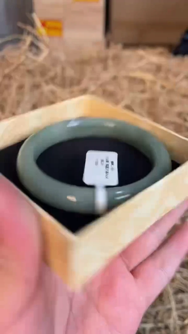 未镶嵌手镯石英质玉编号C-240