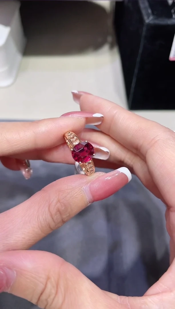 【闪购商品】碧玺戒指18K金镶嵌·