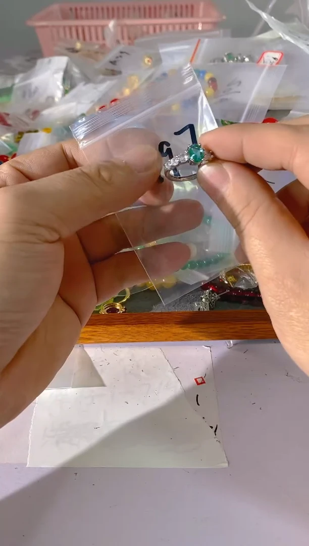 【闪购商品】水晶颈饰银S925镶嵌997红宝，蓝宝，多样性发一件赠链