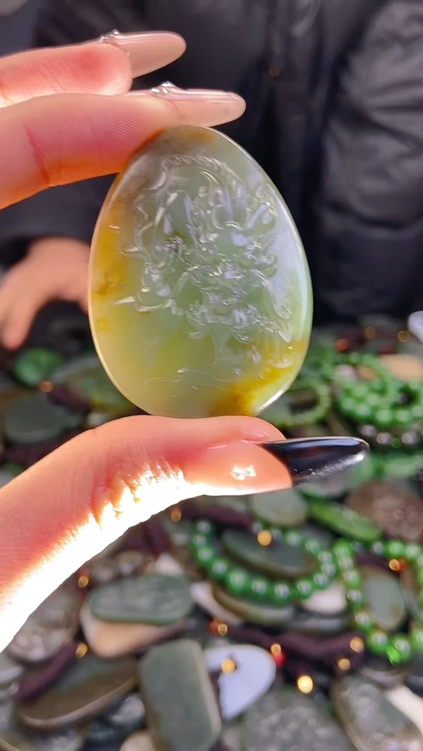 颈饰未镶嵌和田玉1