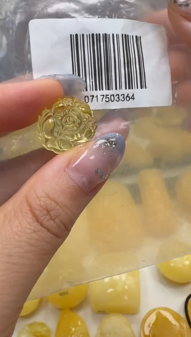 裸石琥珀未镶嵌如图