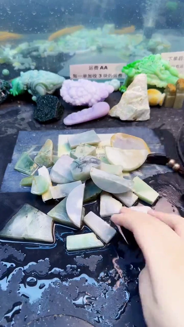 翡翠挂件未镶嵌天然翡翠024