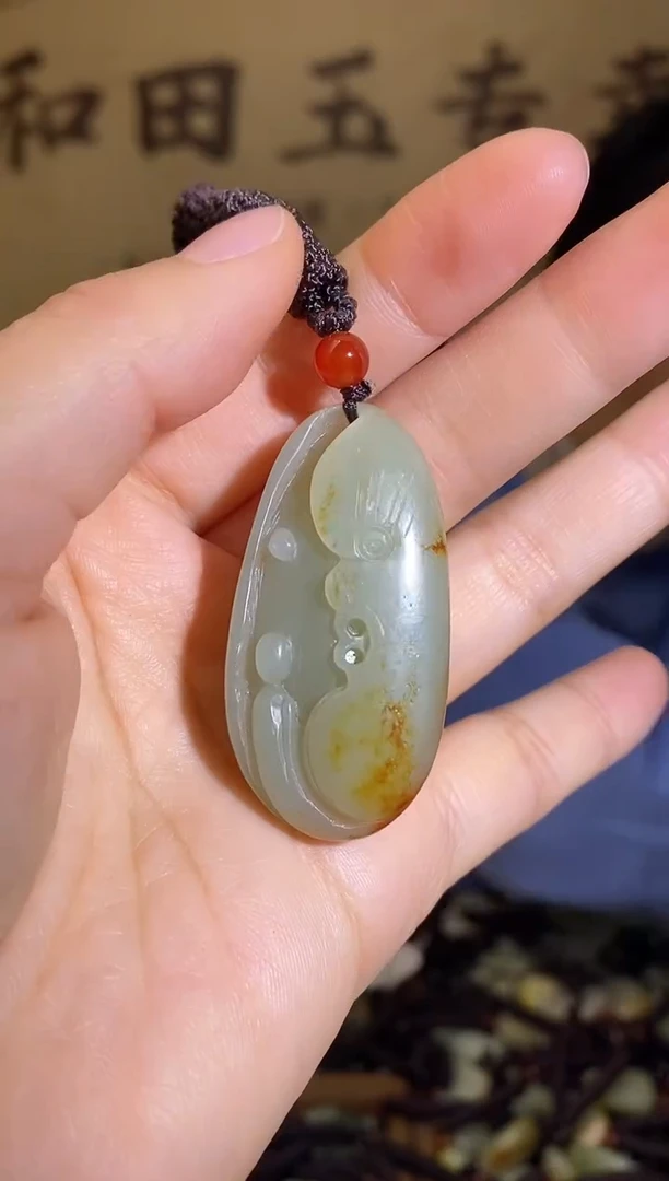 颈饰未镶嵌和田玉1
