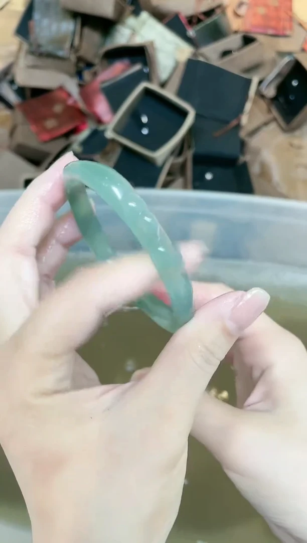 石英质玉手镯未镶嵌597-61