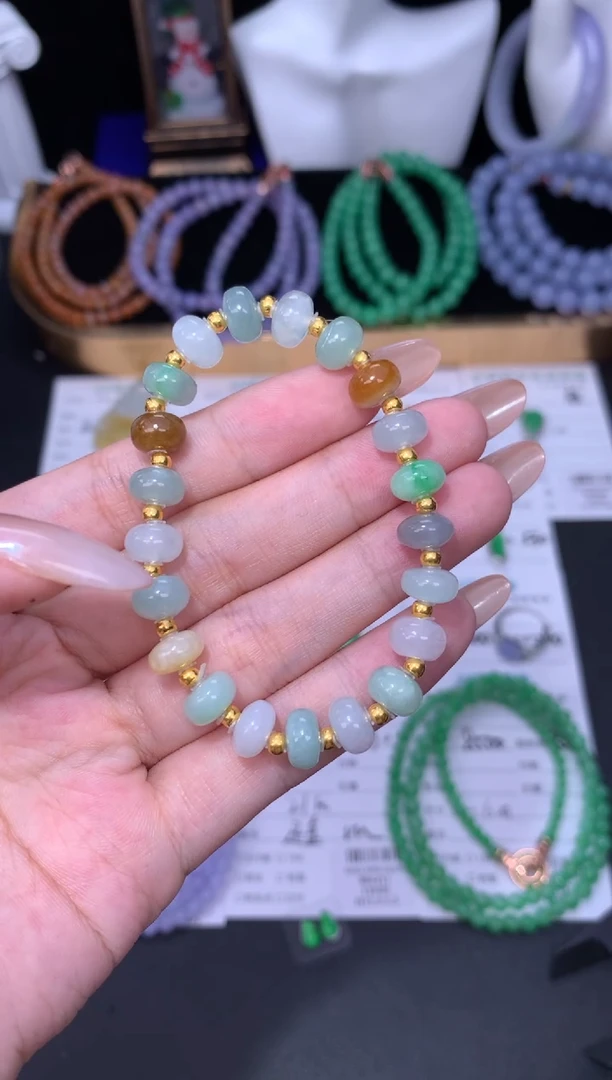 颈饰18K金镶嵌翡翠48小时鉴赏期 退货不扣服务费