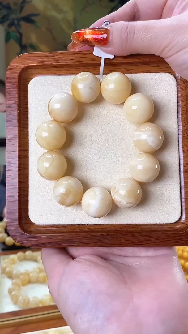 【闪购商品】蜜蜡裸石未镶嵌手串