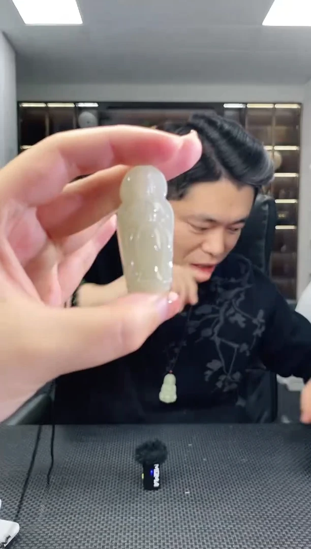 颈饰未镶嵌和田玉南海站观音吊坠