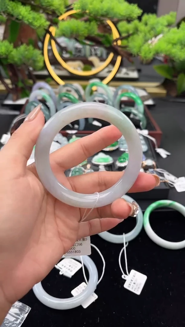 未镶嵌手镯翡翠手镯