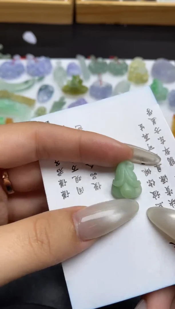 定制翡翠未镶嵌翡翠毛货~