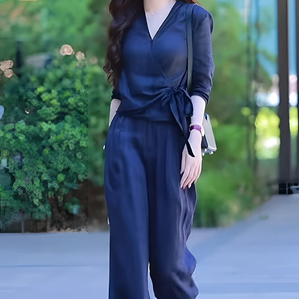 夏季时尚大V领两件套女士休闲套装显瘦薄款宽松透气