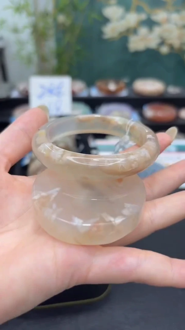 未镶嵌手镯石英质玉A81(55圈赠送镯心)