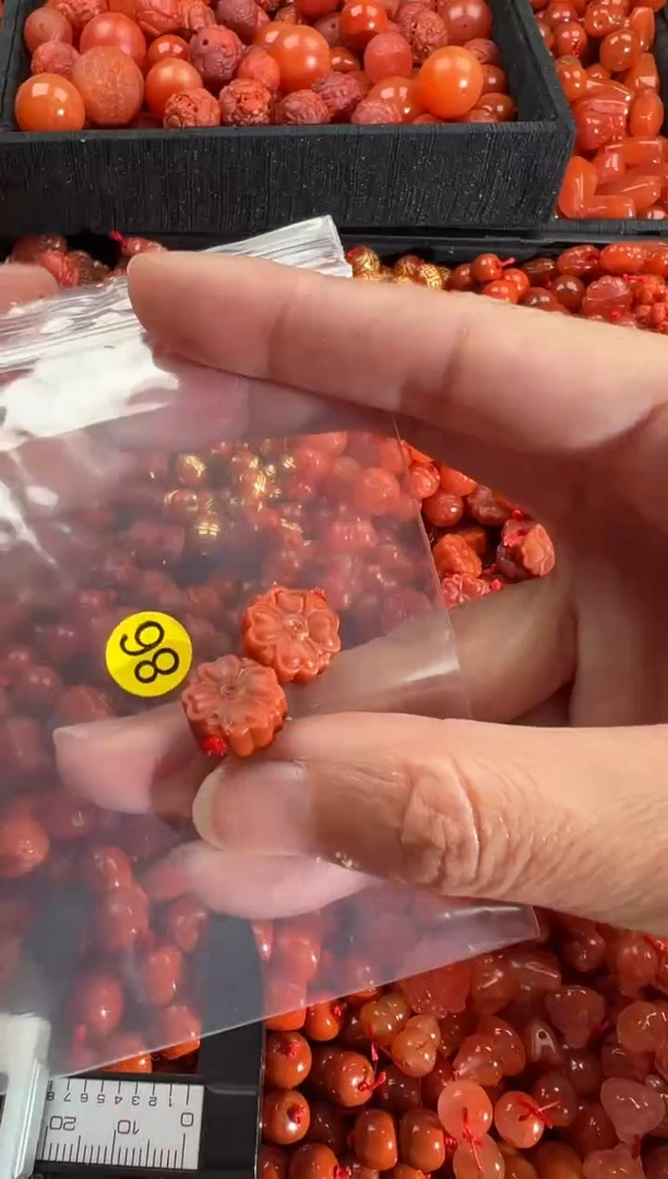 【闪购商品】南红玛瑙颈饰未镶嵌1