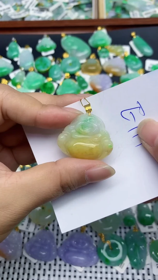 翡翠18K金镶嵌颈饰0000000000