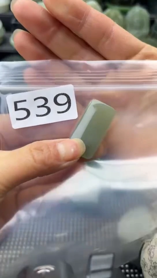 未镶嵌和田玉珠宝半成品牌子