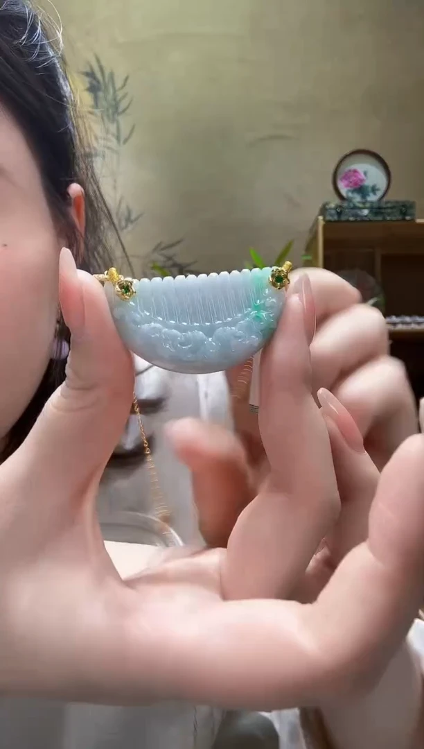 翡翠未镶嵌颈饰吊坠