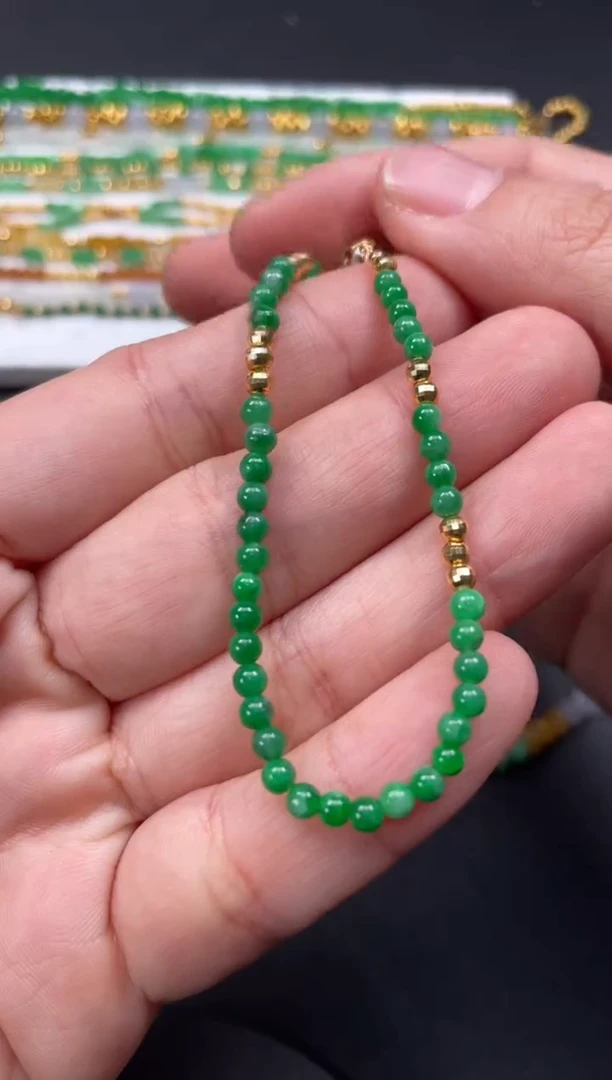 套链18K金镶嵌翡翠一条   P586