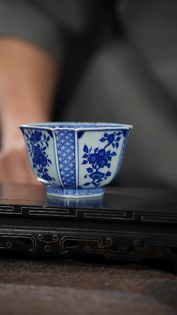 娄*辉121-1四季花卉四方杯（云兮）