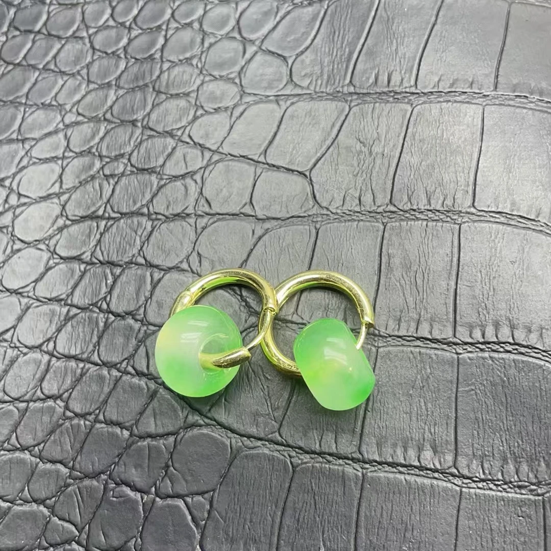 绿色飘花甜甜圈耳扣408000