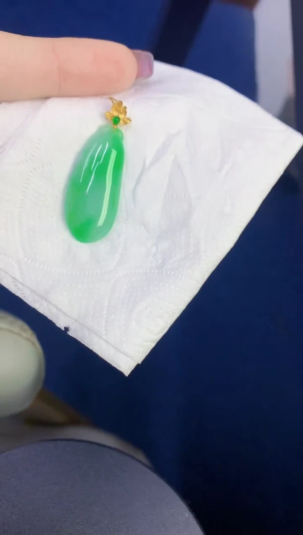 颈饰18K金镶嵌翡翠缅甸天然翡翠A货