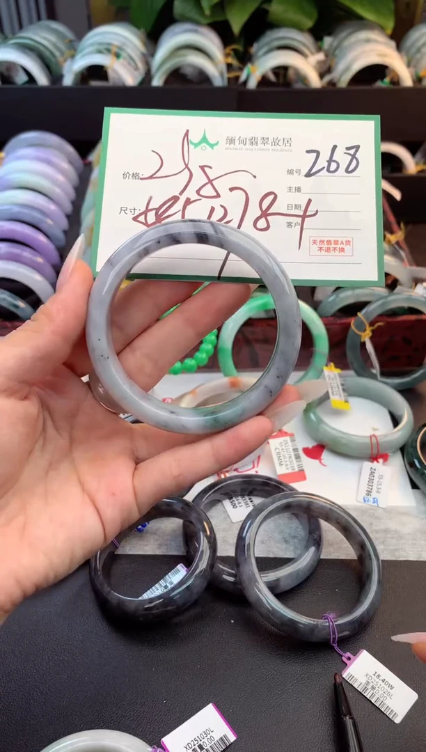 未镶嵌定制翡翠?****?毛货需精细抛光+多人