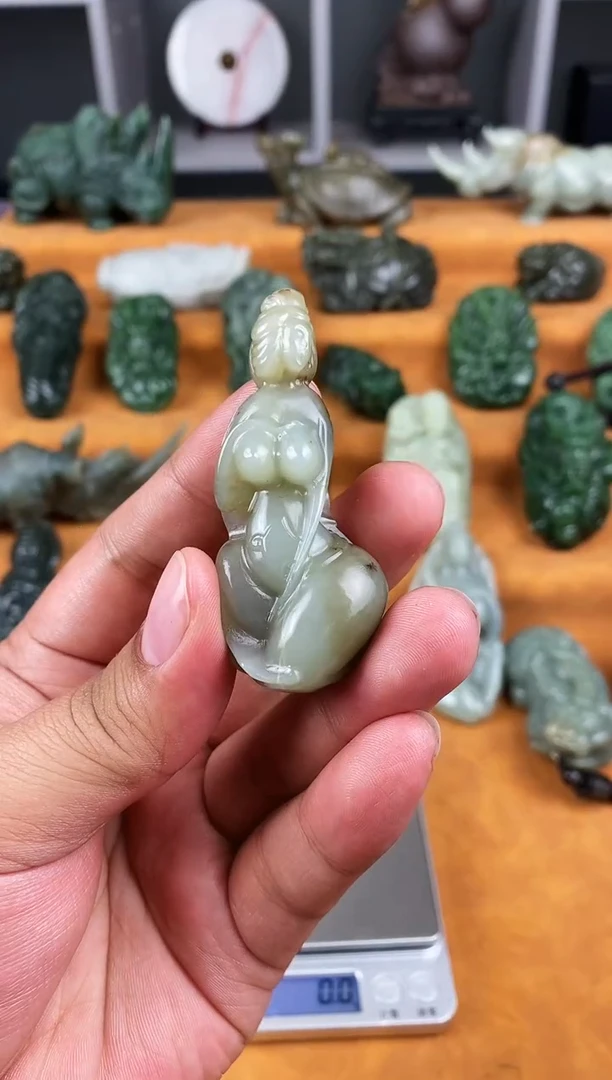 颈饰未镶嵌和田玉1