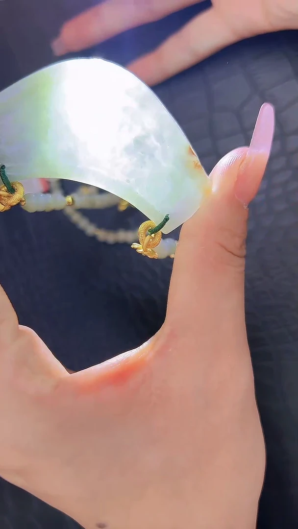 翡翠未镶嵌颈饰翡翠吊坠