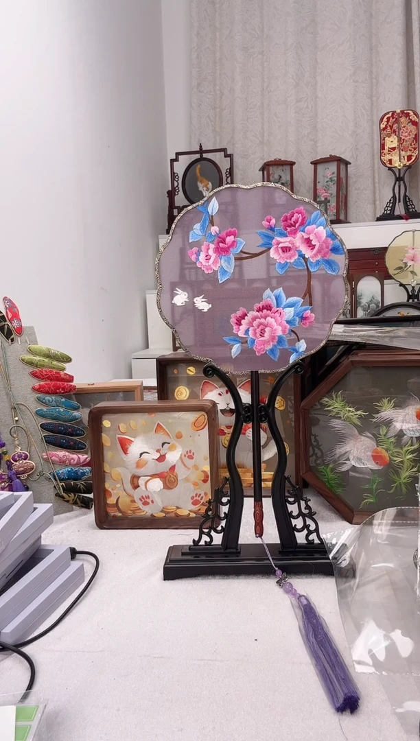 扇子苏绣作品手工团扇
