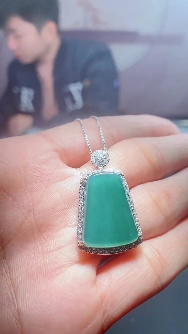 【闪购商品】翡翠颈饰未镶嵌天然A货翡翠多样性发货发其一