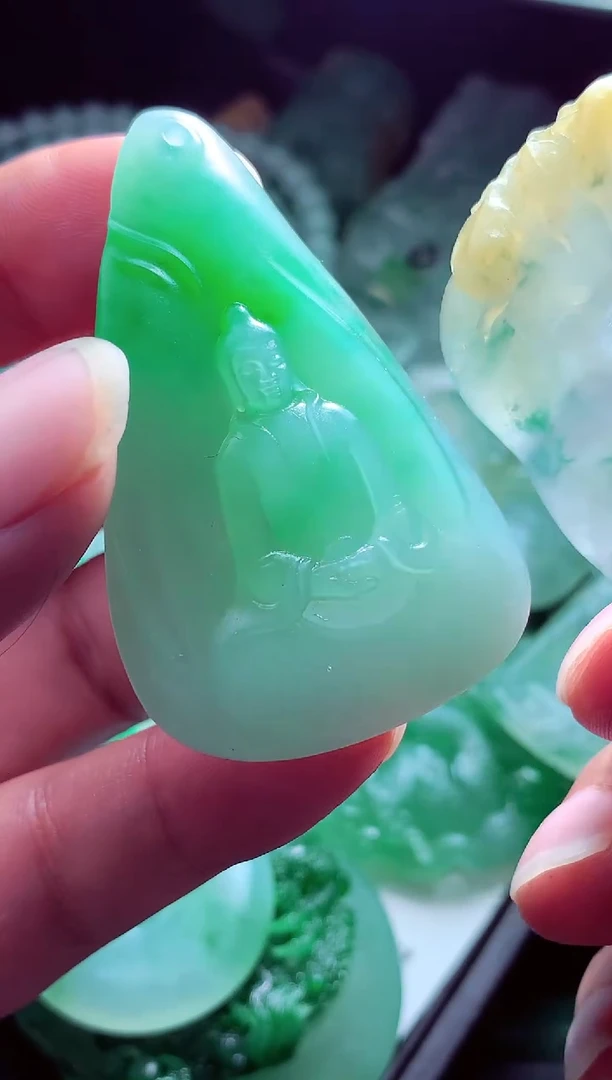 未镶嵌定制翡翠无*?翡翠毛货定制