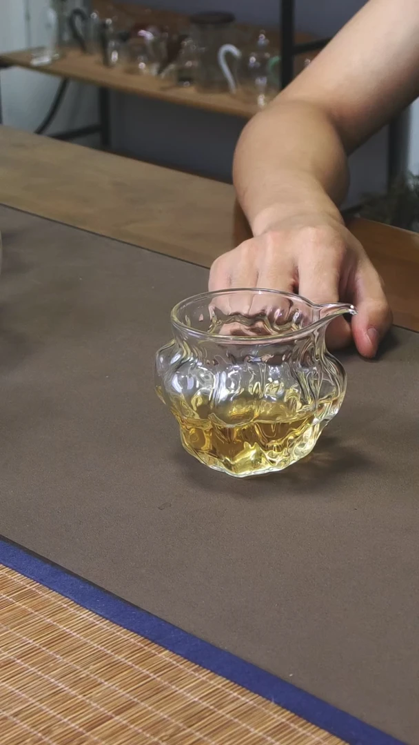 晶焱翘嘴核桃公道杯  晶焱金标